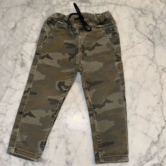 JOE’S Jeans Black & Camouflage Kids Bundle 2T - Picture 6 of 7
